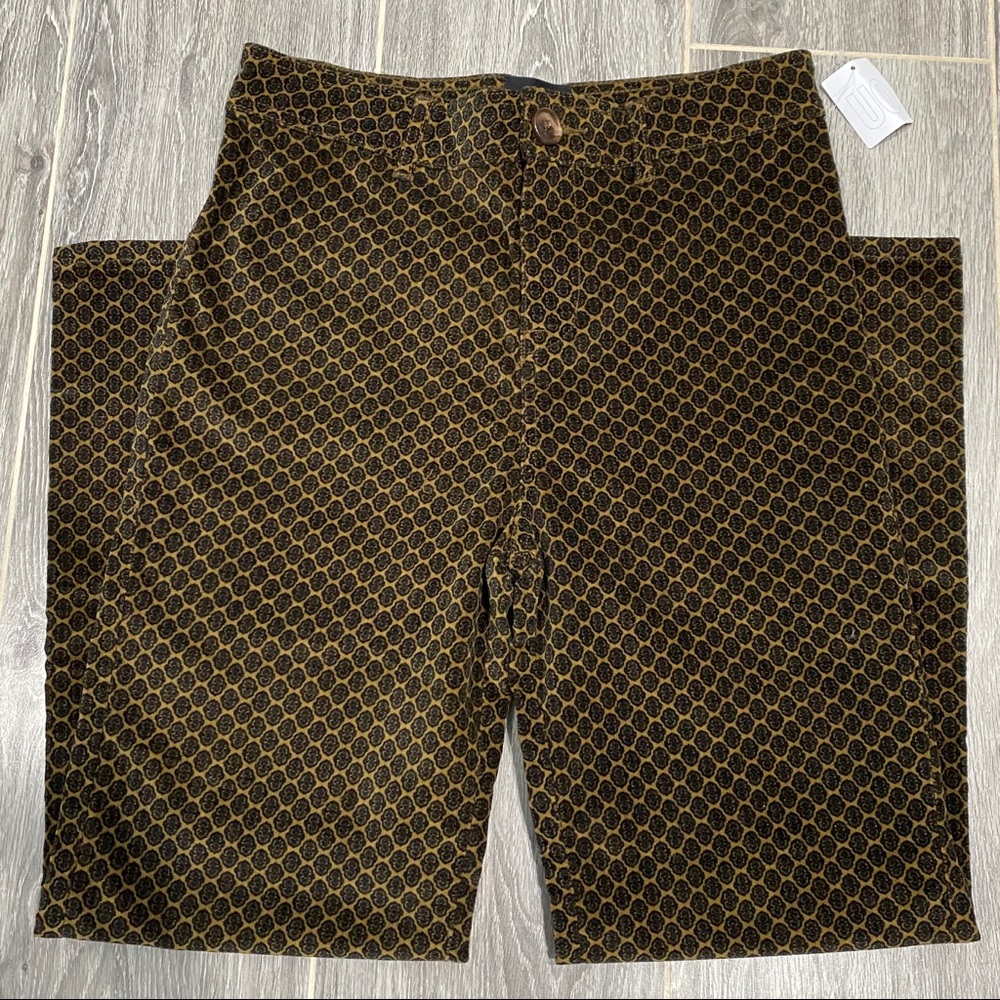 ❌ SOLD UO High Waisted Corduroy Pants